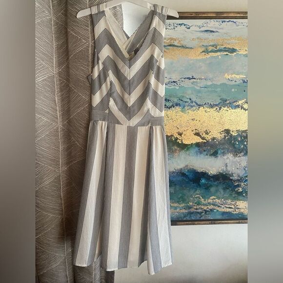 Maurices Dress Womens Size 8 Beige/Black Stripes Sleeveless Straps Back Lined - Picture 1 of 15